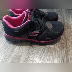 Skechers for Work Women's Synergy Sandlot Lace-Up alloy toe, Black/Pink, 9.5